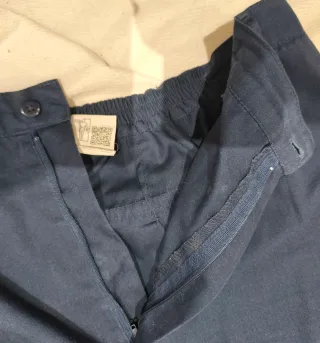 Pantalón azul largo hombre.