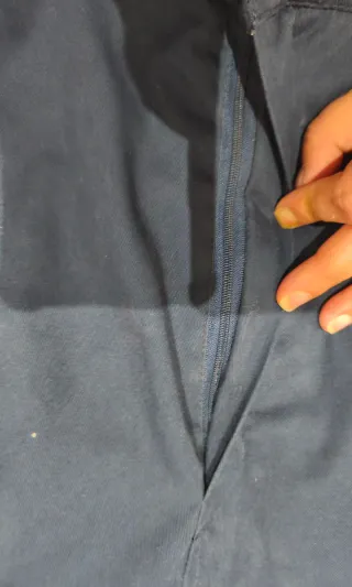 Pantalón azul largo hombre.