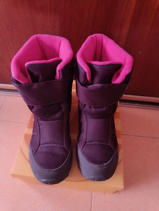 Botas de nieve y manoplas para niños