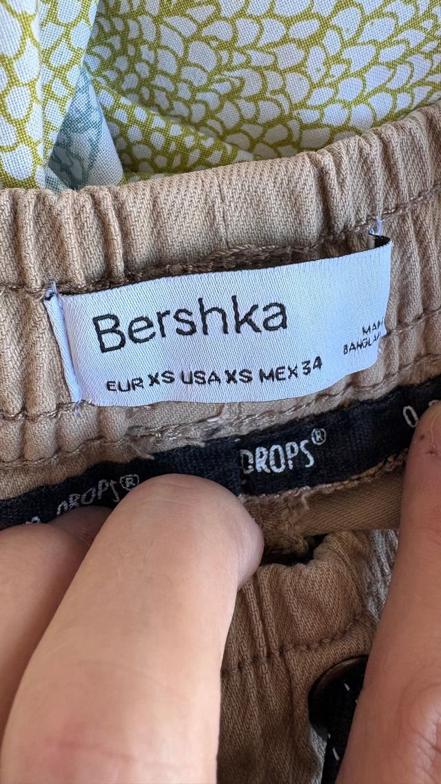 Pantalón Bershka beige/marrón