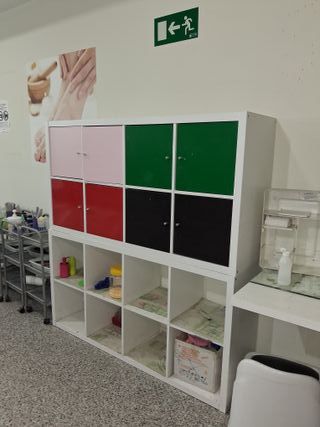 Mobiliario competo para estetica.