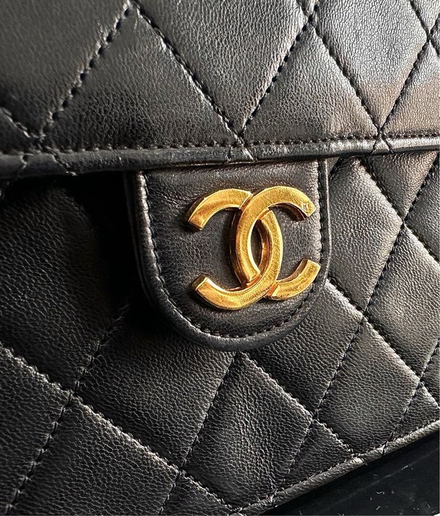 lindíssima Bolsa Chanel Timeless Preta Dourada