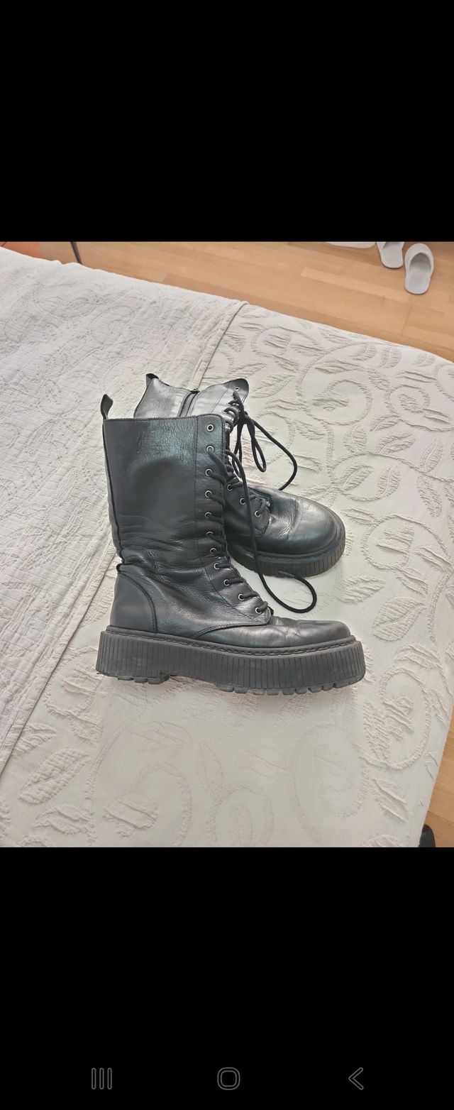 Botas militares piel negras talla 38.