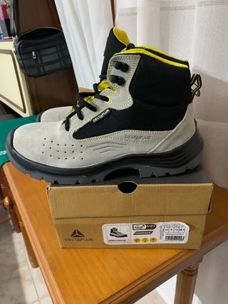 Botas seguridad Delta Talla 43 Nuevas