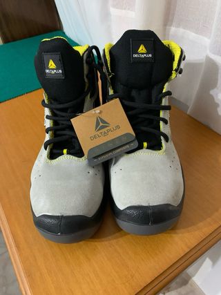 Botas seguridad Delta Talla 43 Nuevas