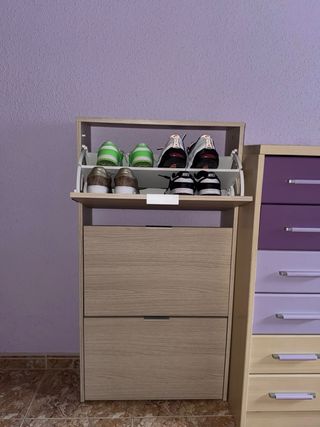Habitación juvenil morada y rosa