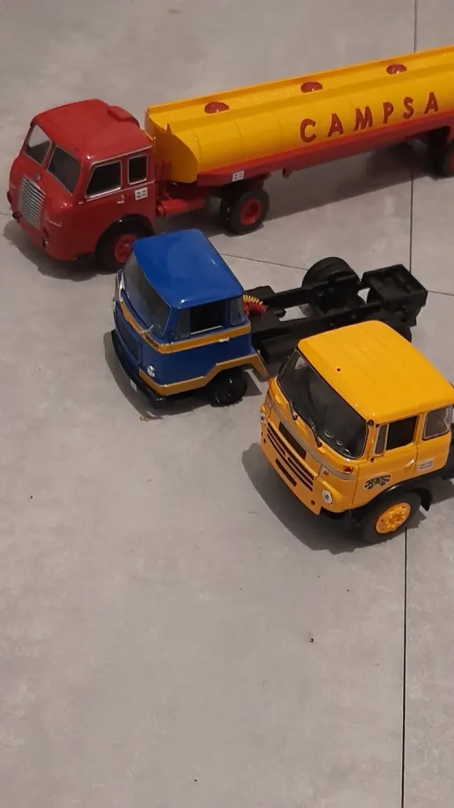 Camiones de hierro varias marcas