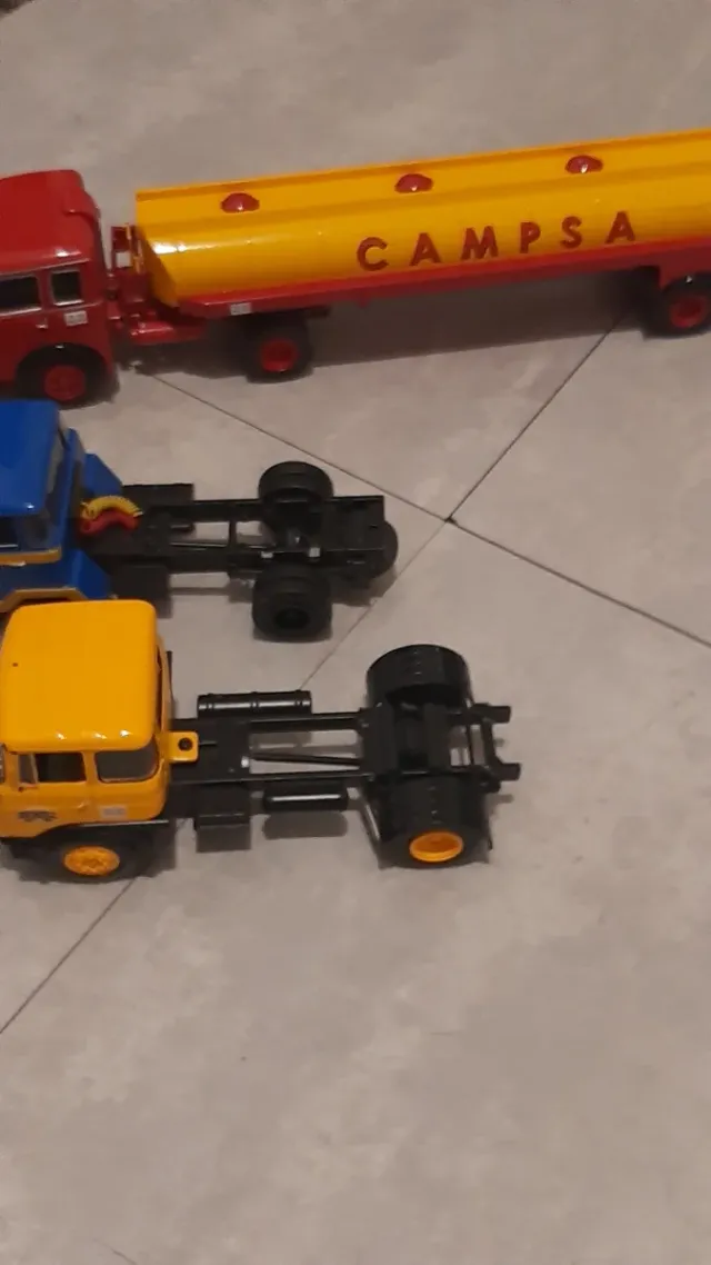 Camiones de hierro varias marcas