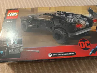 LEGO Batman Batmobile: The Penguin Chase 76181