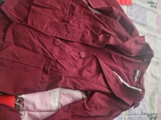 Americana mujer roja