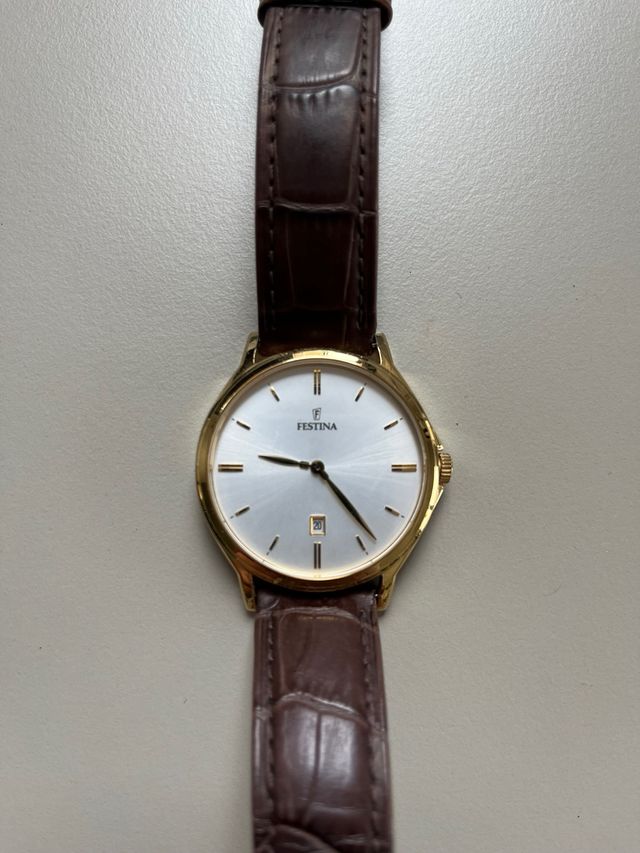 Reloj Festina F16747 Dorado Correa de piel