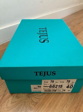Zapatos de tacón Tejus dorados y rojos talla 40