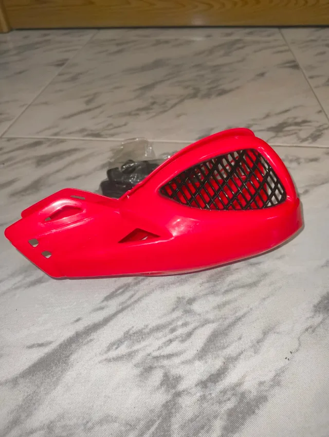 Cubre manetas moto universales rojos