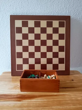 Tablero Ajedrez Madera y Piezas de Madera