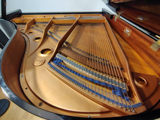 Piano de Cola Kawai GE-2