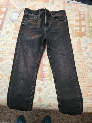 Pantalón pitillo tejano negro