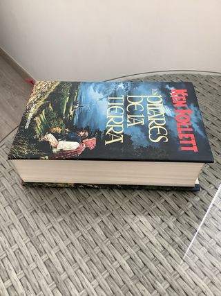 LOS PILARES DE LA TIERRA de KEN FOLLETT
