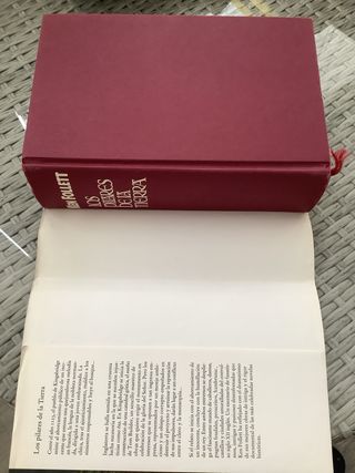 LOS PILARES DE LA TIERRA de KEN FOLLETT