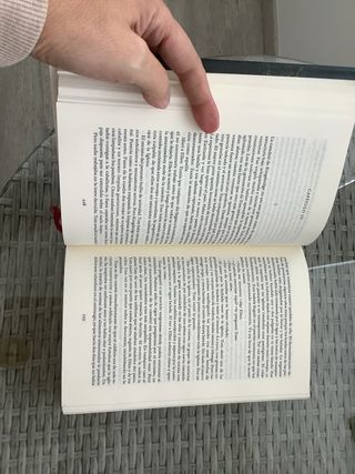 LOS PILARES DE LA TIERRA de KEN FOLLETT