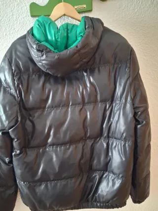 Plumón hombre negro y verde,marca blanco