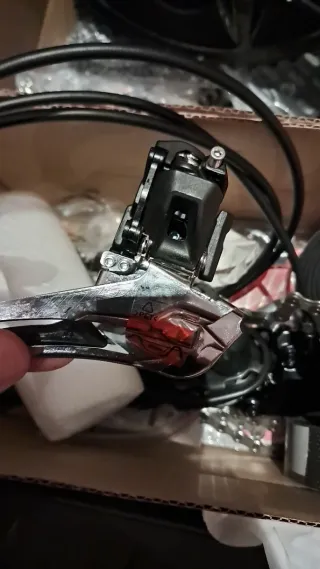 Grupo nuevo Shimano 105 2x 12v TT hidraulico