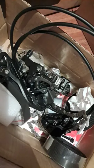 Grupo nuevo Shimano 105 2x 12v TT hidraulico