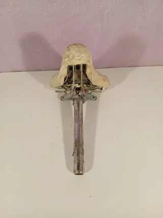 Asiento de bicicleta antiguo
