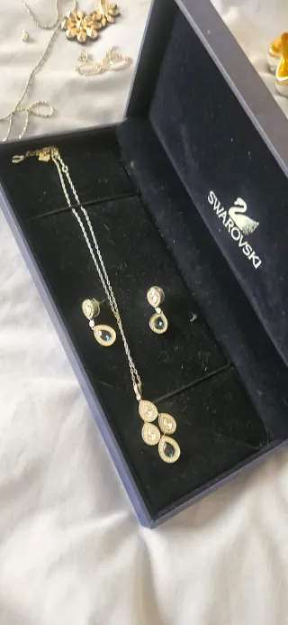 Conjunto Swarovski Collar y Pendientes