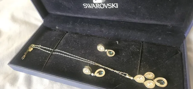 Conjunto Swarovski Collar y Pendientes