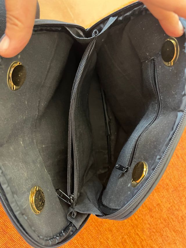 Bolso Negro y Dorado