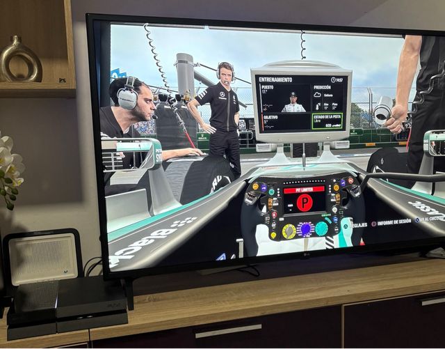 PS4 (PlayStation 4) con 2 mandos y juegos