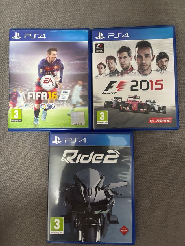 PS4 (PlayStation 4) con 2 mandos y juegos