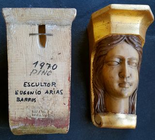Ménsulas de Madera con Rostros de Vestales (1970)