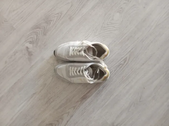 Zapatillas Trussardi blancas y doradas