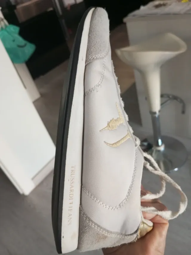 Zapatillas Trussardi blancas y doradas