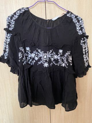 Blusa Zara Trafaluc bordada negra mujer talla S
