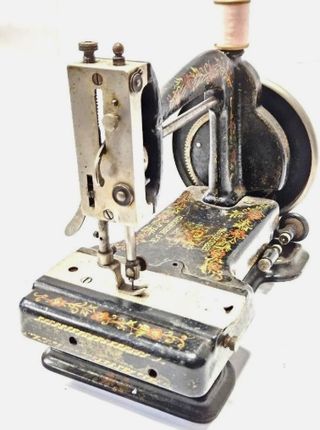 Máquina de coser antigua WHITE GEM 1867
