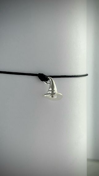 Pulsera amuleto sombrero de bruja 5€