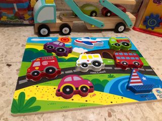 Pack Juguetes Mega Bloks, camión de madera y mas.