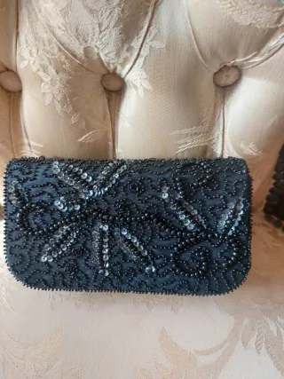 Bolso de fiesta negro y plateado