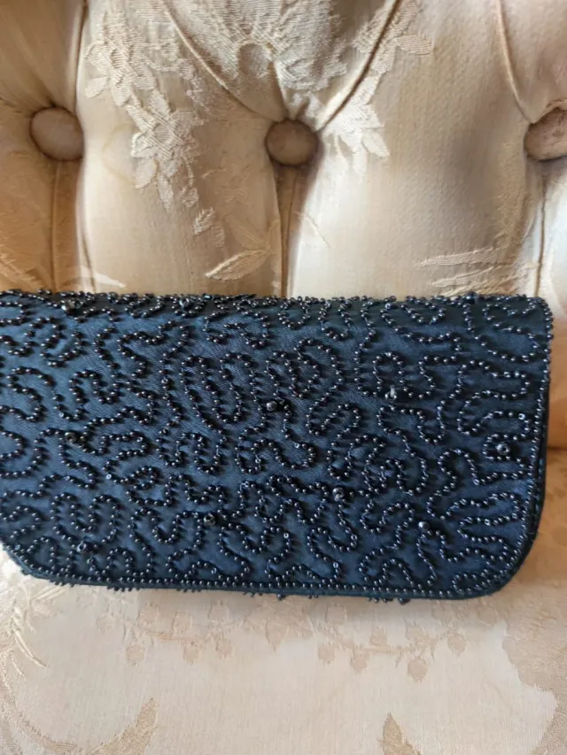 Bolso de fiesta negro y plateado