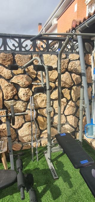 Máquina Multifuncional de Pesas y Banco barras