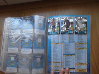 ÁLBUM ARCHIVADOR ADRENALYN 2022-23 + 459 CARTAS