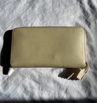 Cartera Louis Vuitton Beige