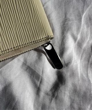 Cartera Louis Vuitton Beige