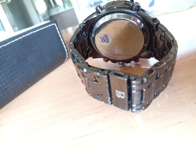 2 relojes Negro y Verde