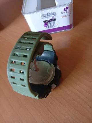 2 relojes Negro y Verde