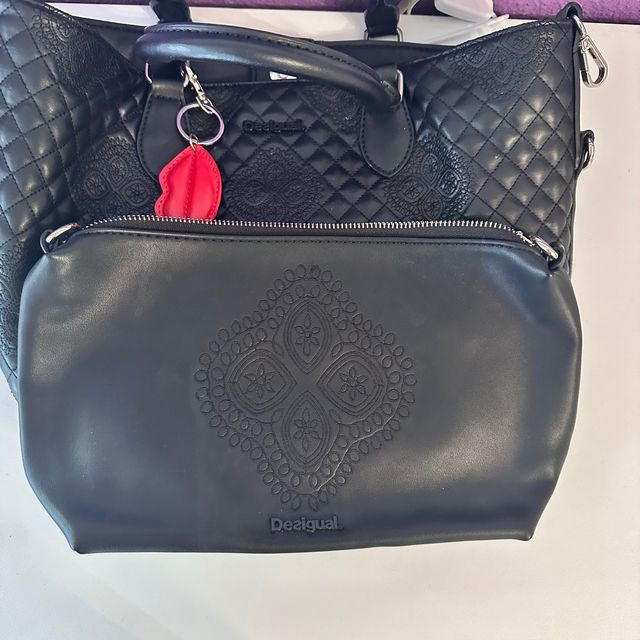 Bolso Negro Desigual (incluye cartera)