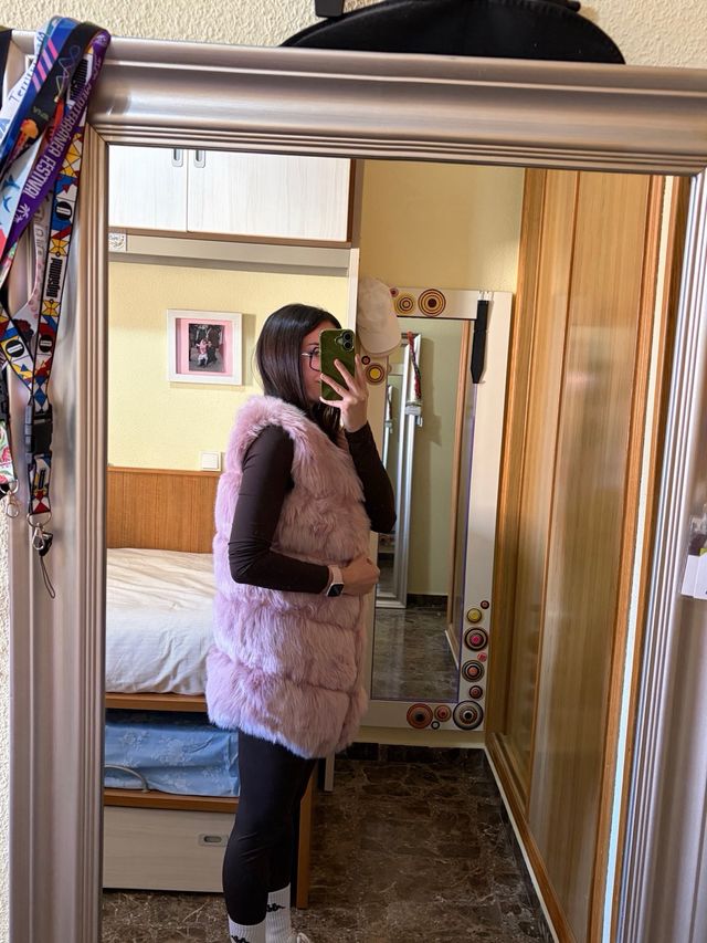 Chaleco de pelo rosa