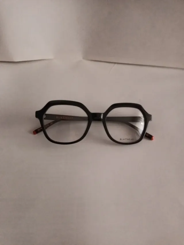 Montura de gafas BLACBEAR negras.